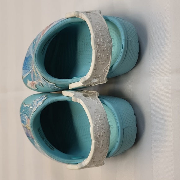 Disney Frozen Elsa Crocs - Picture 4 of 8